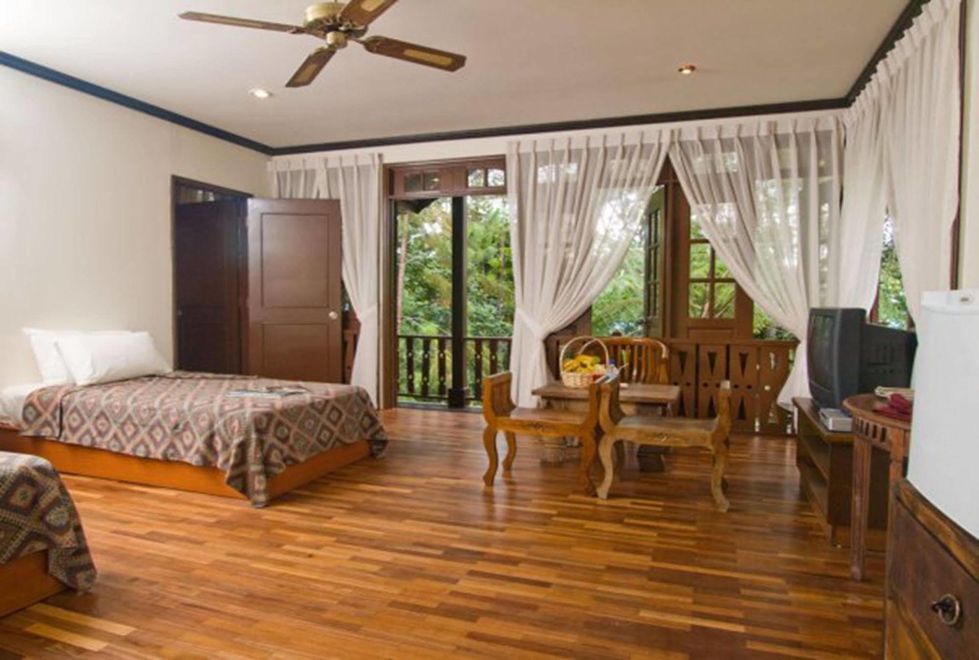 Borneo Highlands Resort Padawan Exterior photo